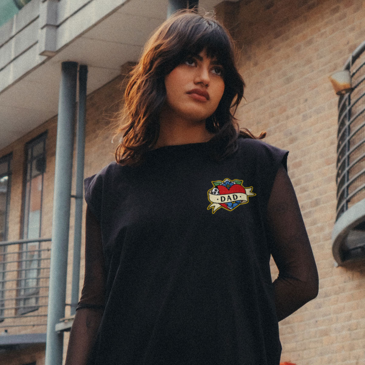 Ärmelloses T-Shirt mit Killerbienen-Motiv (Unisex)
