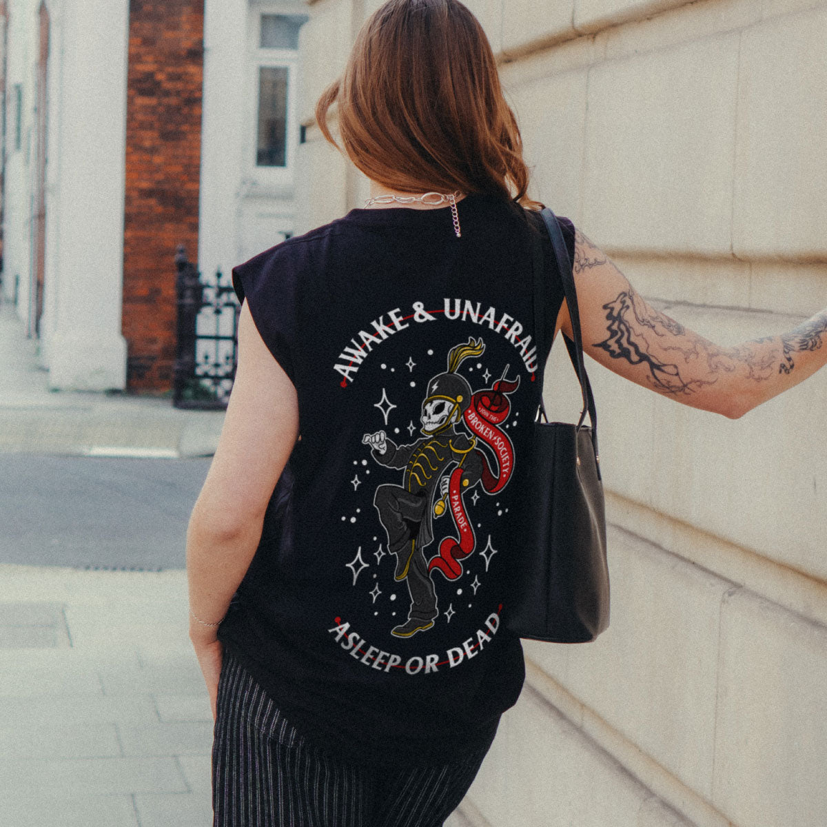 Ärmelloses T-Shirt „Wenn es regnet, schüttet es“ (Unisex)